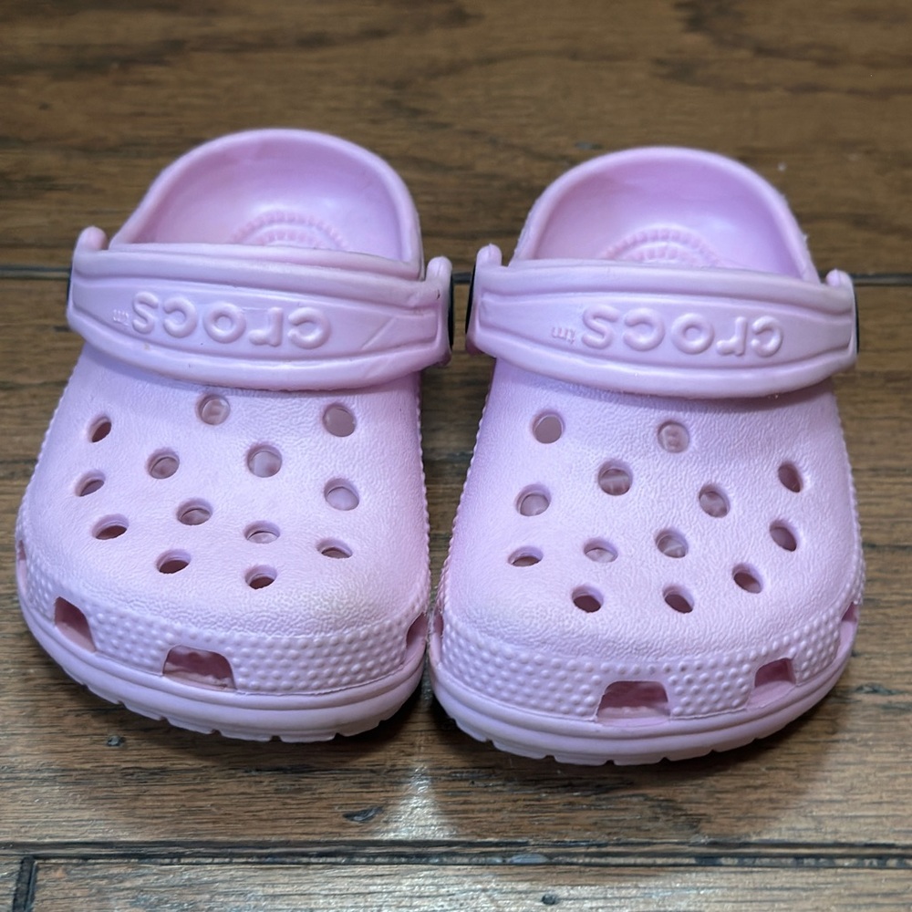 Kid crocs